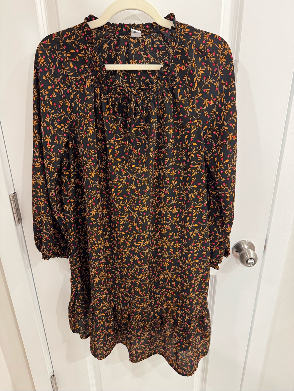 Old Navy Black Floral Ruffled Georgette Swing Dress Size M Long Sleeve Boho